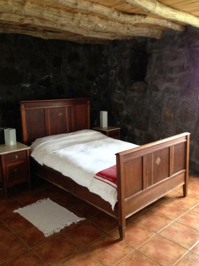 Casa Da Lava Pensionat São Roque do Pico Eksteriør billede